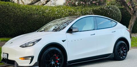 Tesla Model Y 2024