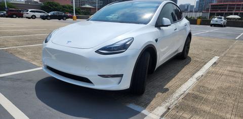 Tesla Model Y 2024
