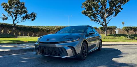 Toyota Camry Hybrid 2025