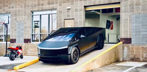 Tesla Cybertruck 2025
