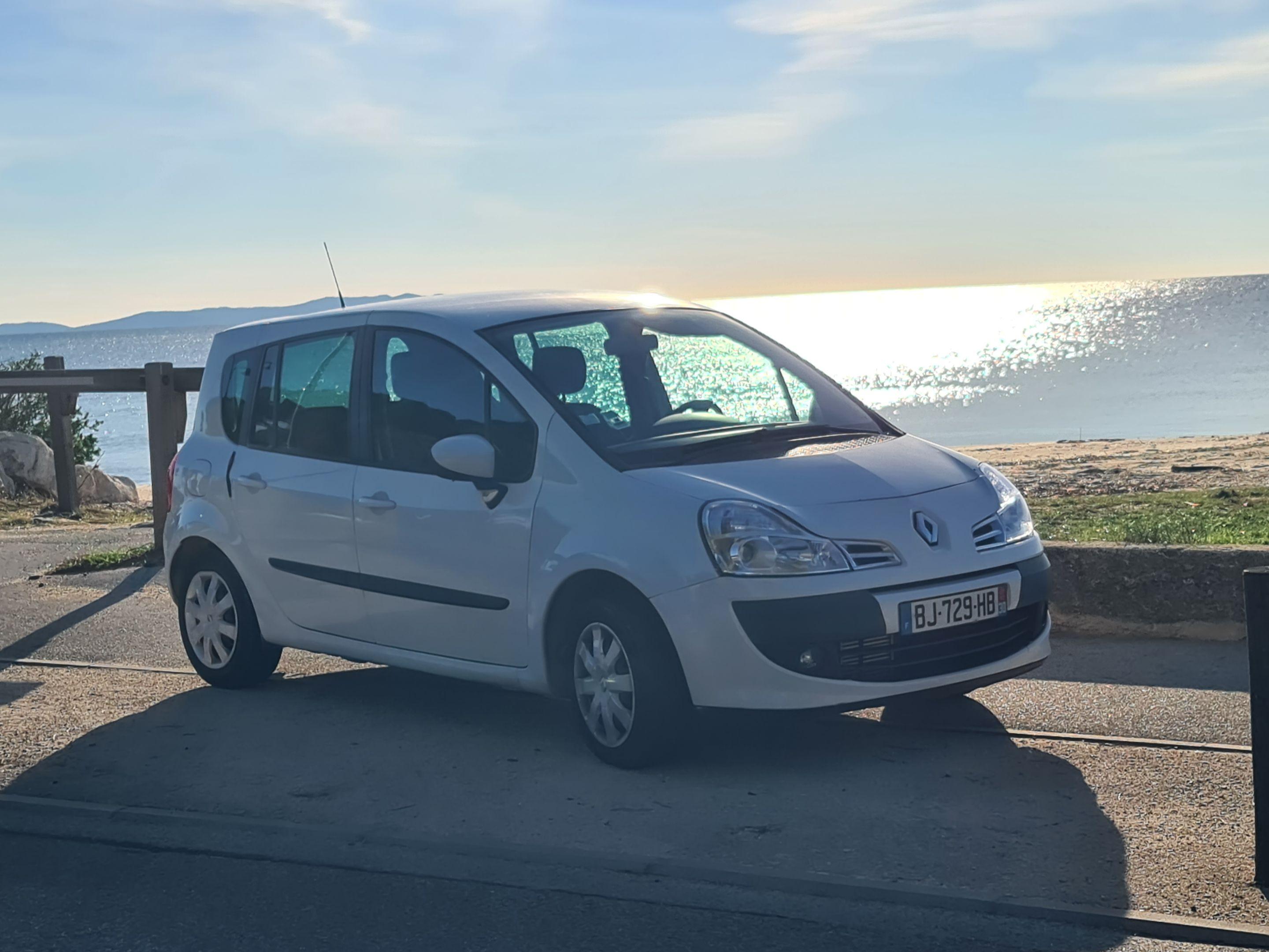 Renault GRAND MODUS 2011 in Hyères