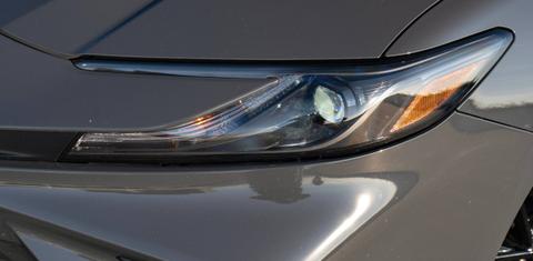 Toyota Camry Hybrid 2025