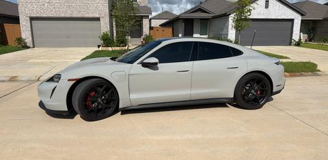 Porsche Taycan 2023