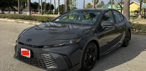 Toyota Camry Hybrid 2026