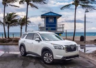 Nissan Pathfinder car