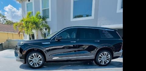 Cadillac VISTIQ 2026