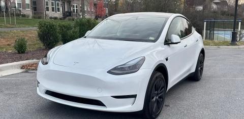 Tesla Model Y 2025