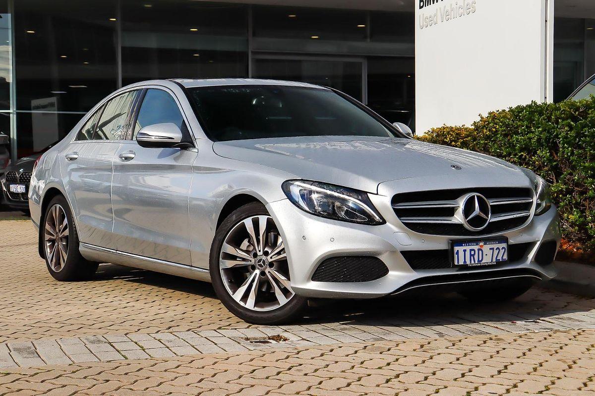 Mercedes-Benz C-CLASS 2018 in Queens Park