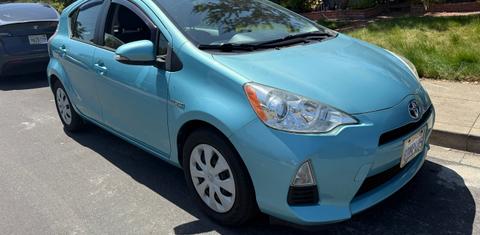 Toyota Prius c 2013