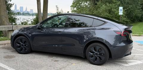 Tesla Model Y 2024