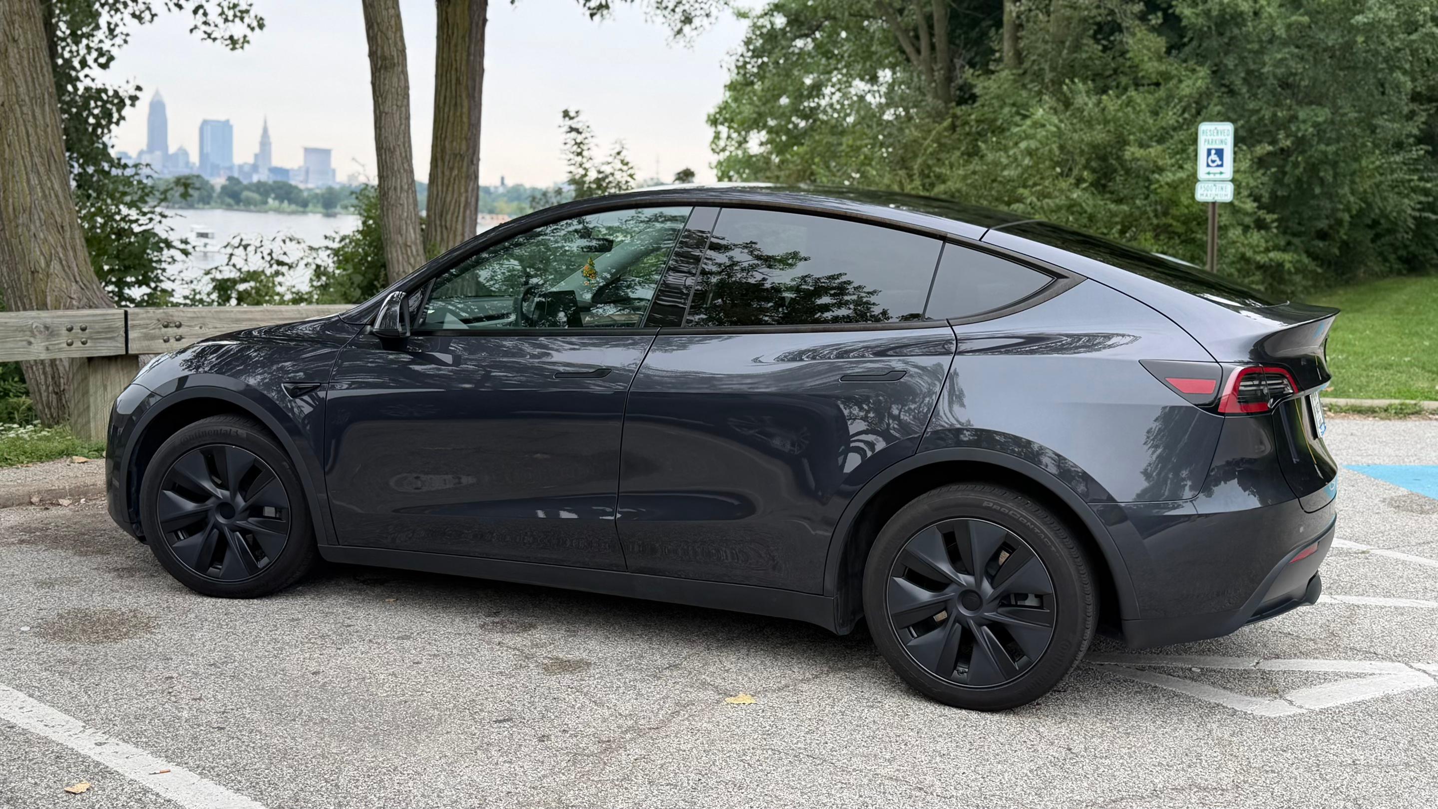 Tesla Model Y 2024 in Cleveland, OH