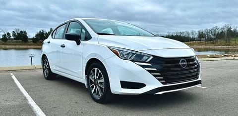 Nissan Versa 2024