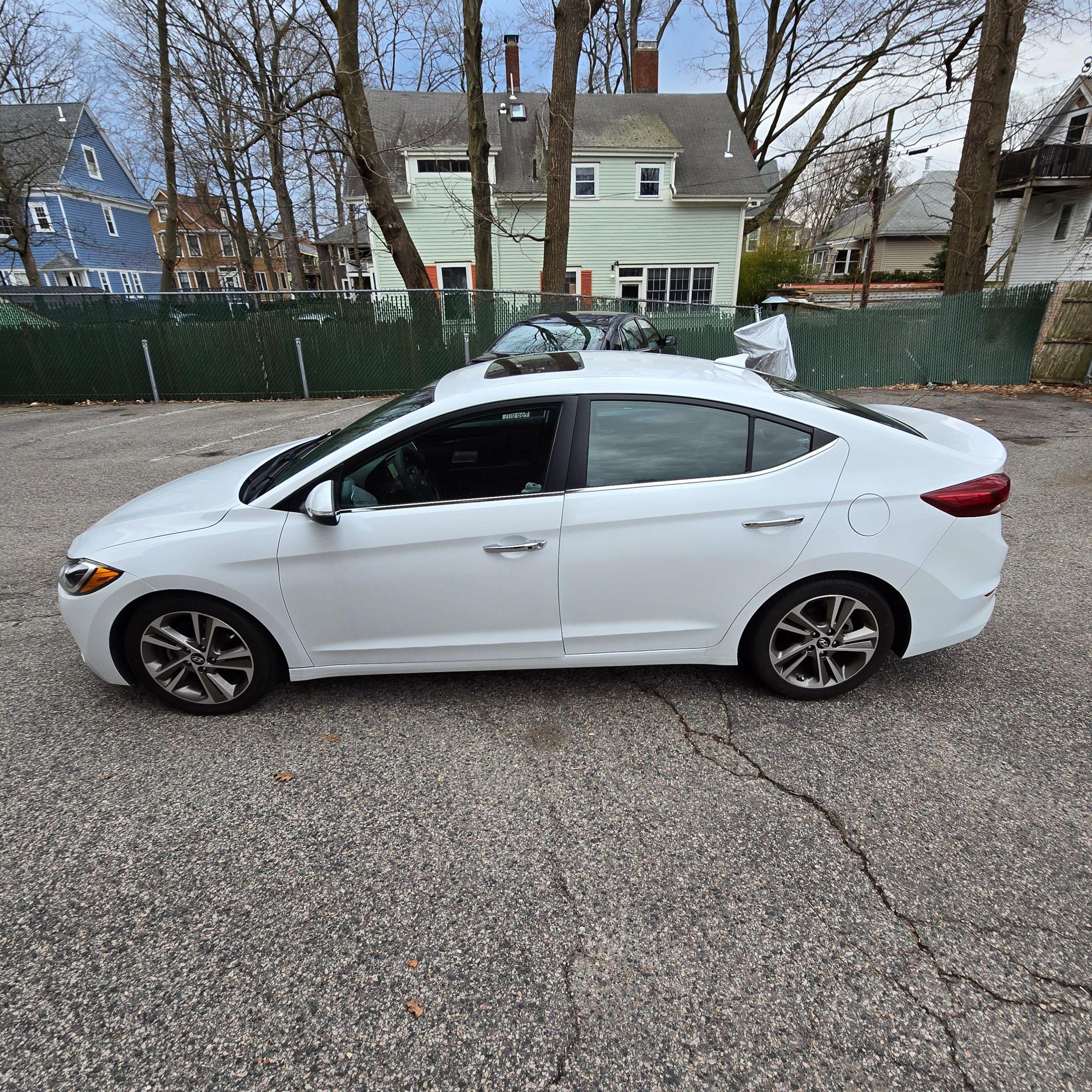Hyundai Elantra 2017 in 