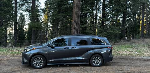 Toyota Sienna 2025