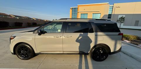 Kia Carnival Hybrid 2025