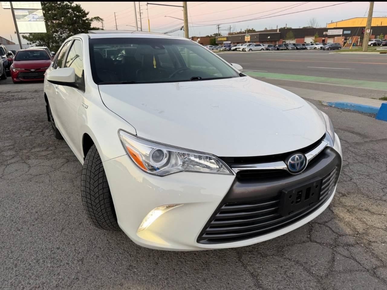 Toyota Camry Hybrid 2017 in Brampton, ON