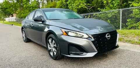Nissan Altima 2025
