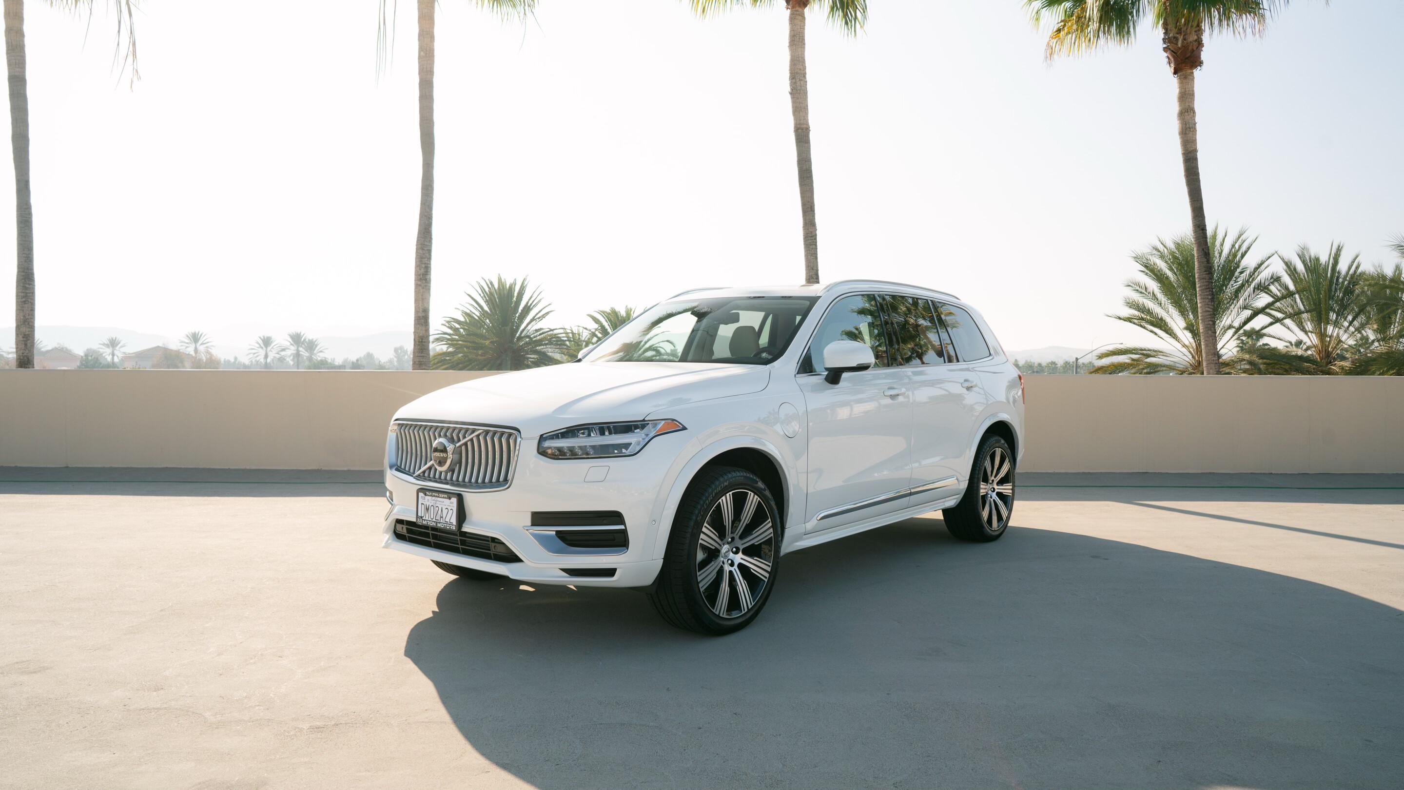 Volvo XC90 Plug-In Hybrid 2025 in Newport Beach, CA