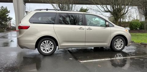 Toyota Sienna 2015