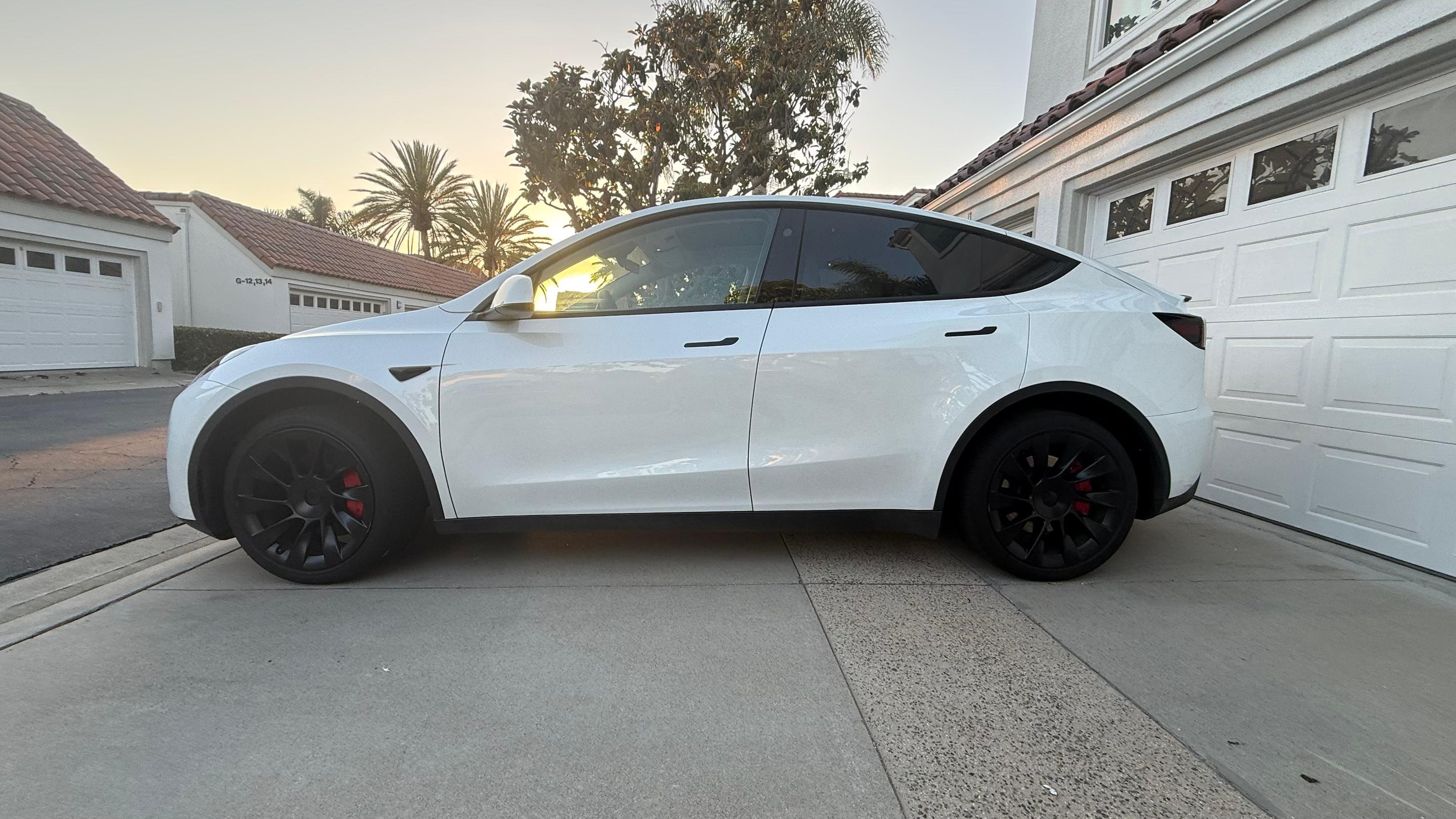 Tesla Model Y 2025 in Laguna Niguel, CA