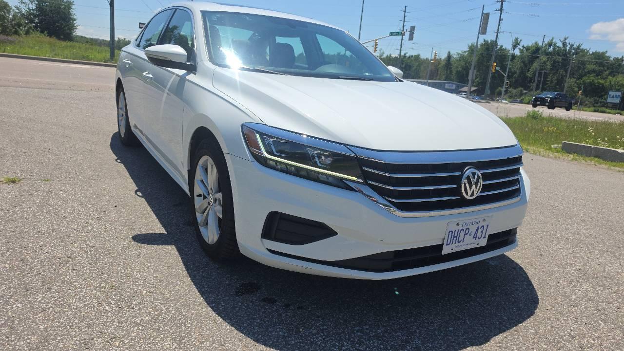 Volkswagen Passat 2021 in Barrie, ON