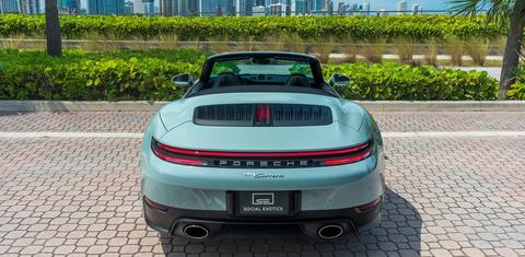 Porsche 911 2025