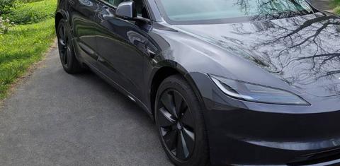 Tesla Model 3 2025