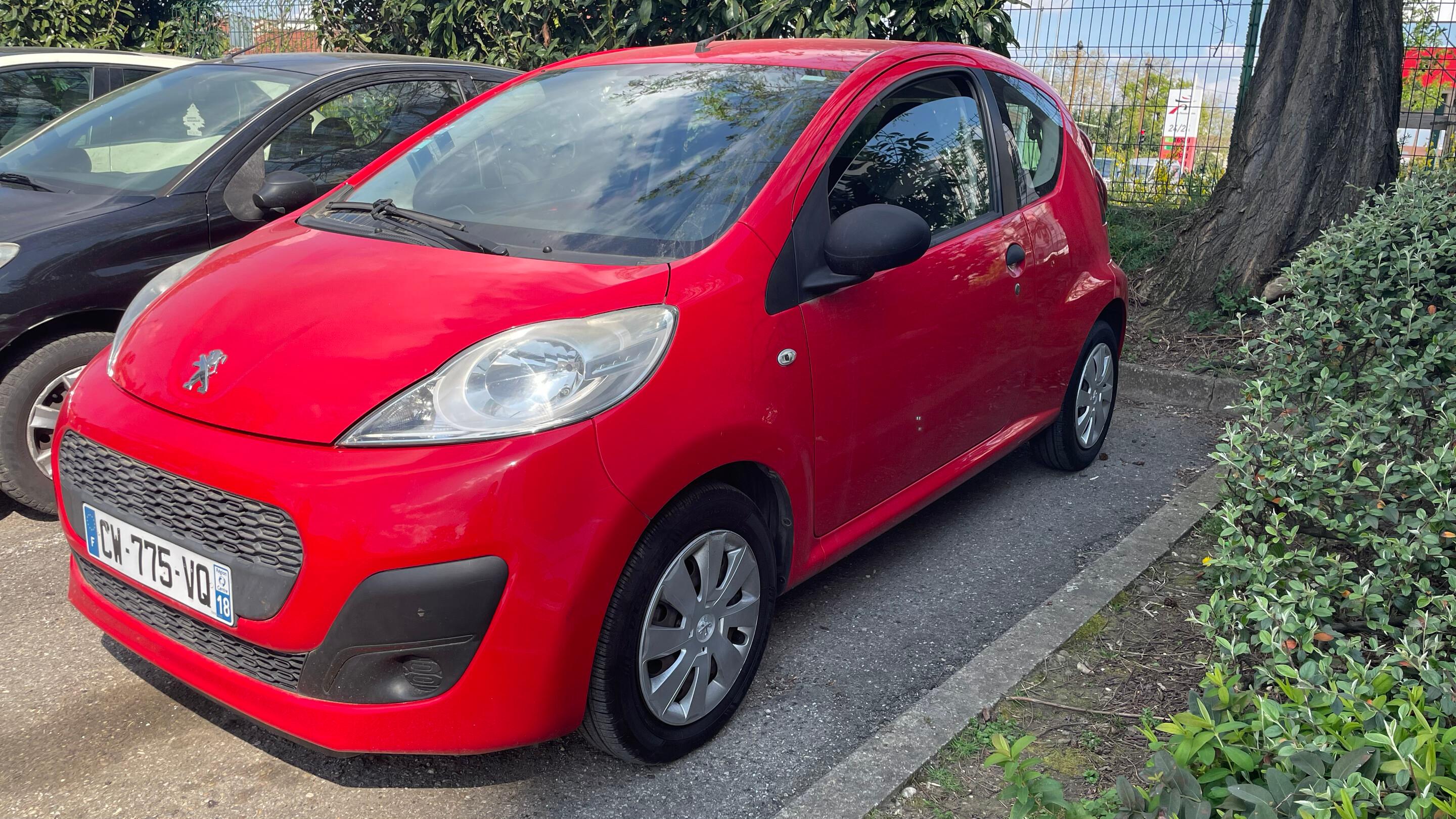 Peugeot 107 2013 in Lyon