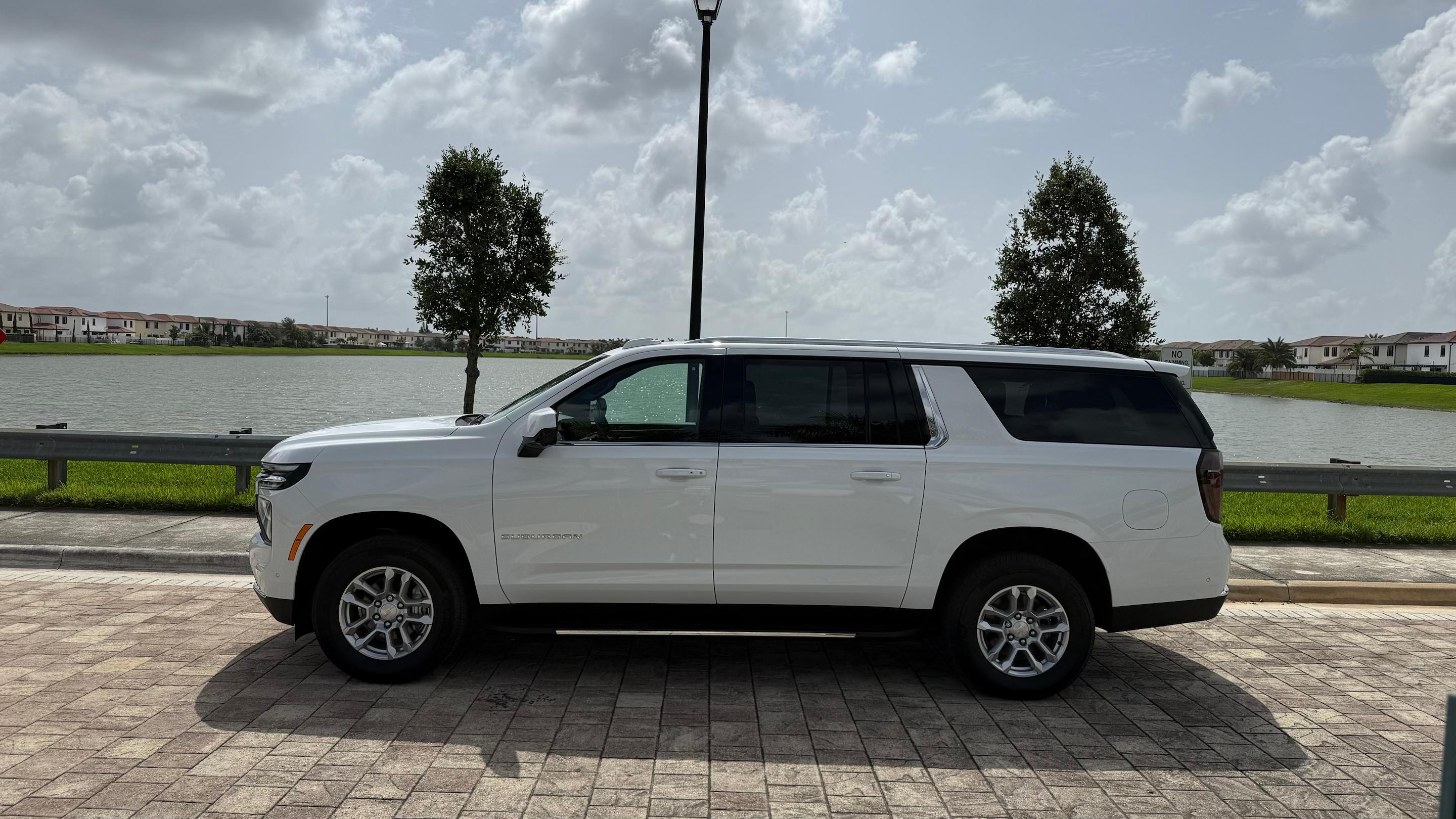 Chevrolet Suburban 2025 in Miami, FL