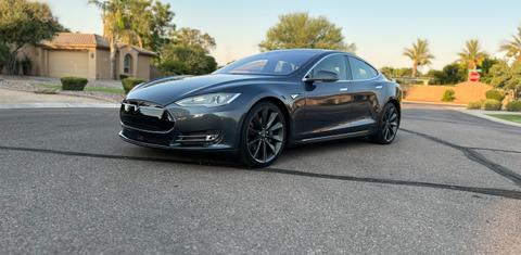 Tesla Model S 2015