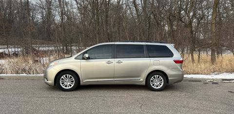 Toyota Sienna 2015