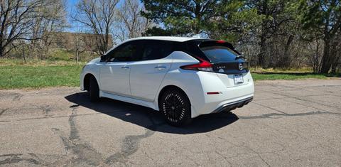 Nissan LEAF 2025