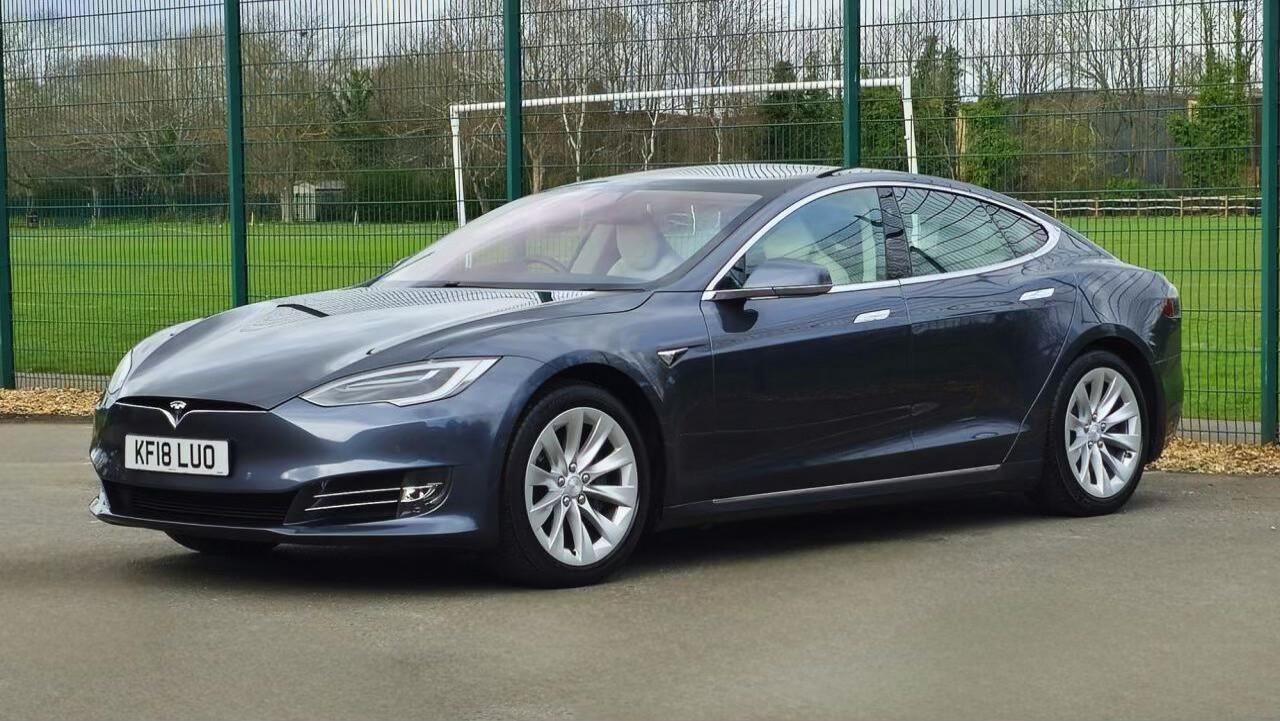 Tesla Model S 2018 in South Croydon