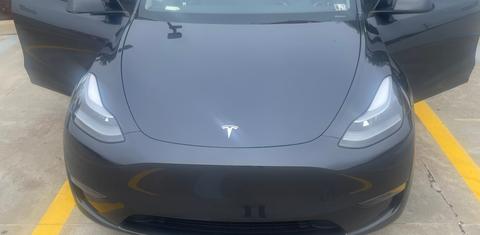 Tesla Model Y 2025