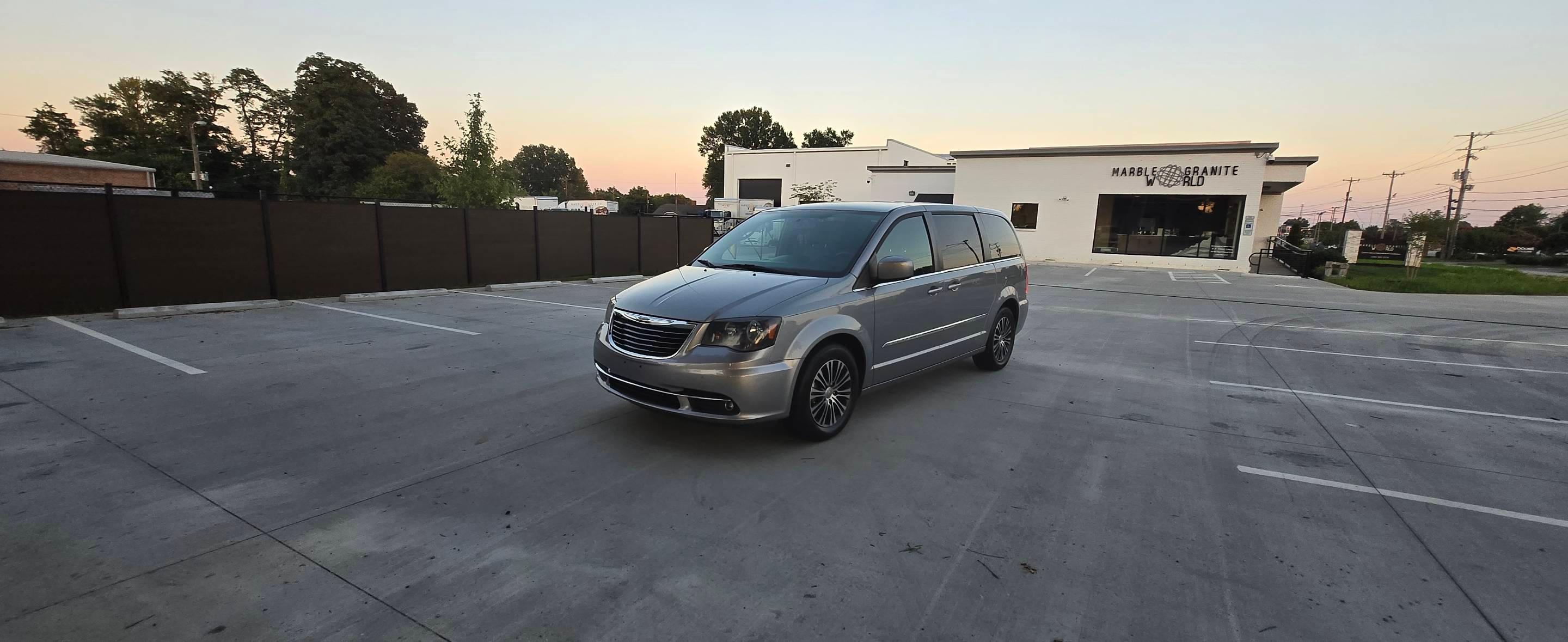 Chrysler Town & Country 2014 in Kernersville, NC