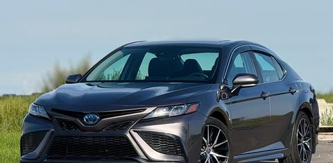 Toyota Camry Hybrid 2024