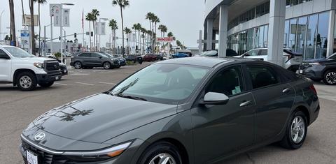 Hyundai Elantra 2025