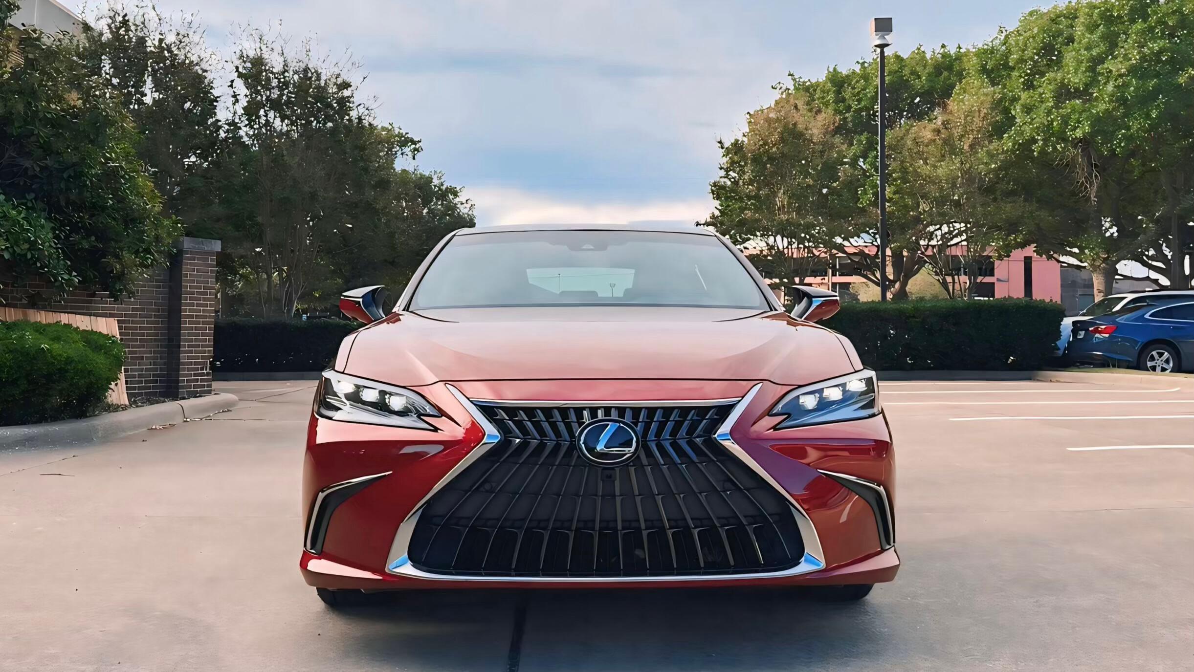 Lexus ES 2023 in Richardson, TX