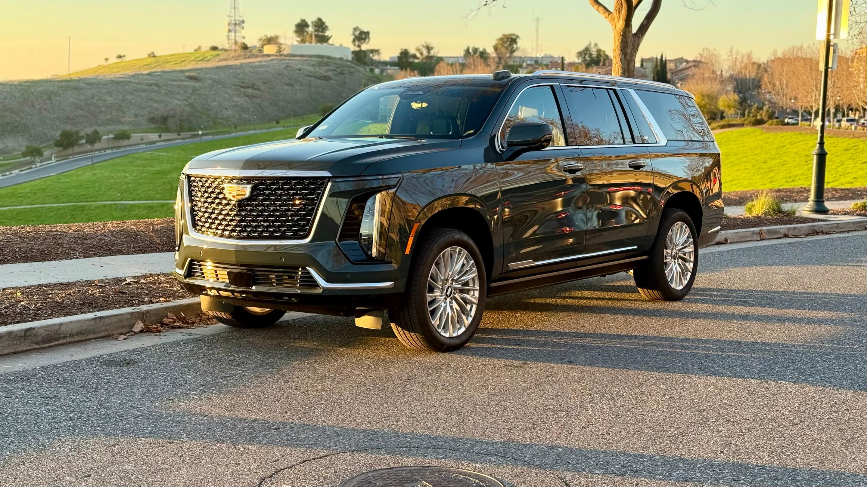 Cadillac Escalade ESV 2025 in 