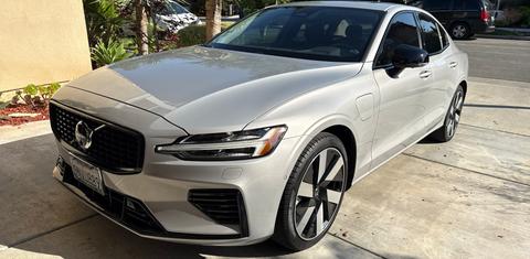 Volvo S60 Plug-In Hybrid 2025