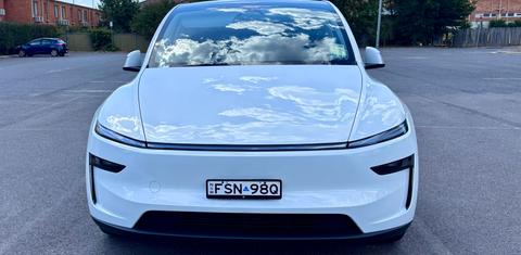 Tesla MODEL Y 2025