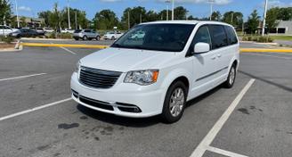 Chrysler Town & Country 2016 — Car rental alternative in Pensacola, FL