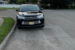 Toyota Highlander car