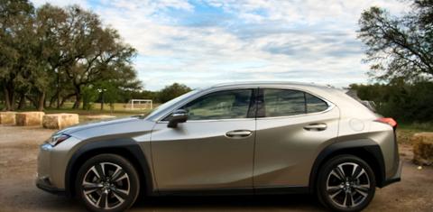 Lexus UX 2021