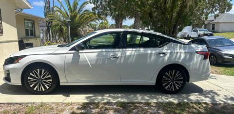 Nissan Altima 2025