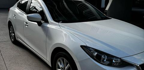 Mazda MAZDA3 2015