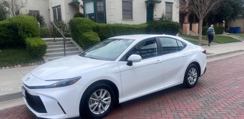Toyota Camry Hybrid 2026