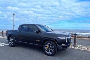 Rivian R1T 2023 in Tinton Falls