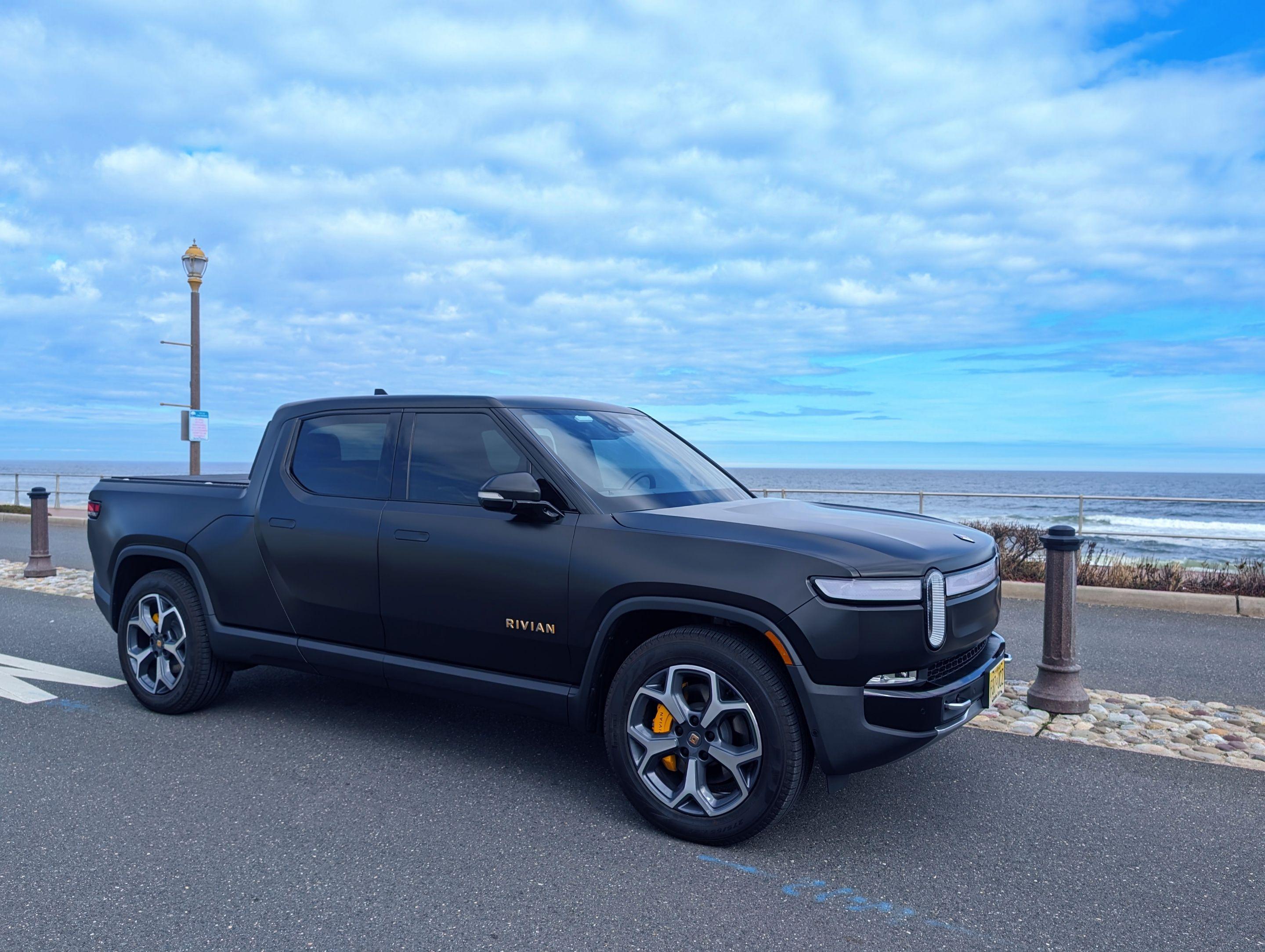 Rivian R1T 2023 in Tinton Falls, NJ