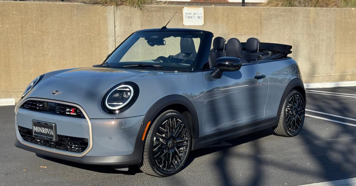 Mini High MINI Convertible 2025 rental in Honolulu, HI by Corinne | Turo